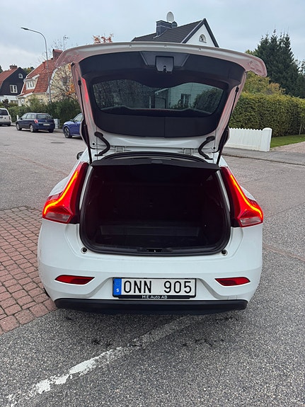 Volvo V40 5 of 9