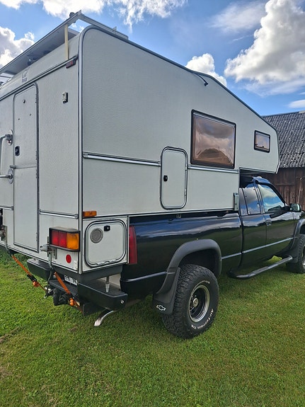 Chevrolet K2500 4 of 8