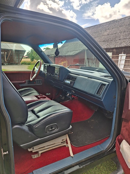 Chevrolet K2500 3 of 8
