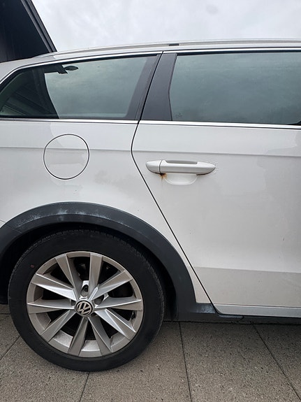 Volkswagen Passat Alltrack 13 of 13