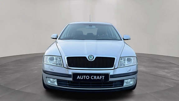 Skoda Octavia 2 of 11