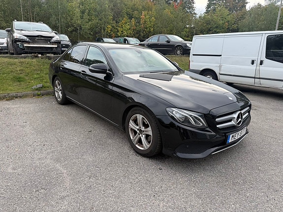 Mercedes-Benz E220 d 3 of 4