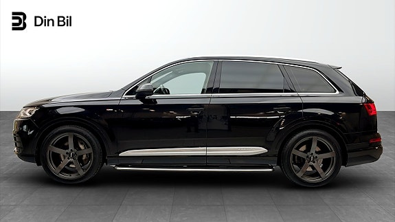 Audi Q7 2 of 17