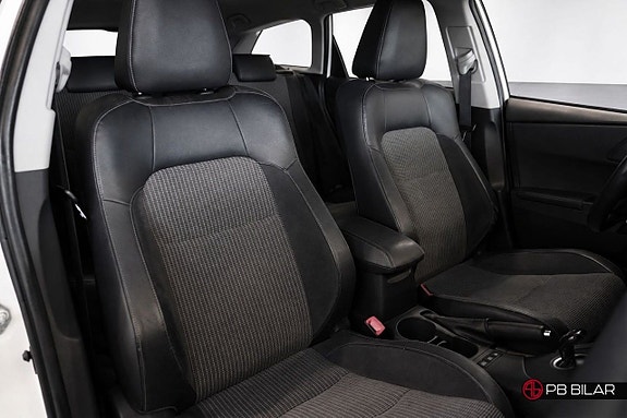 Toyota Auris 11 of 21