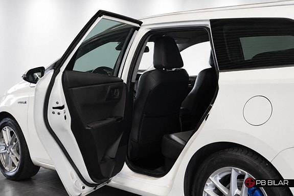 Toyota Auris 8 of 21