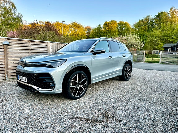 Volkswagen Tiguan 3 of 5