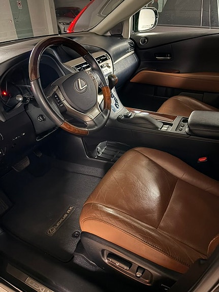 Lexus RX350 14 of 15