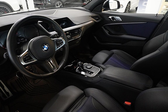 BMW 118i 2 of 11
