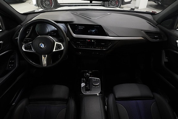 BMW 118i 8 of 11