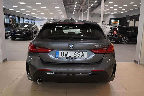 BMW 118i 5 of 11