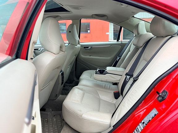 Volvo S60 12 of 29