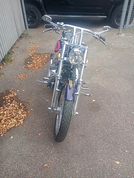 Harley-Davidson Softail Custom FXSTC 7 of 8