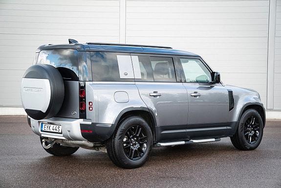 Land Rover Defender 110 8 of 30