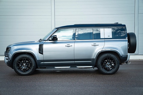 Land Rover Defender 110 5 of 30
