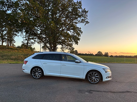 Skoda Superb 7 of 9