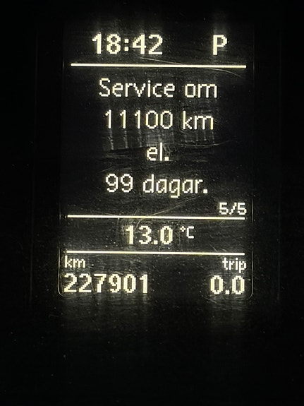 Volkswagen Caddy Maxi 12 of 17