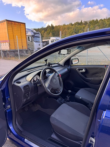 Opel Corsa 3 of 8