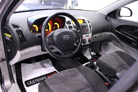 Kia Ceed 9 of 23