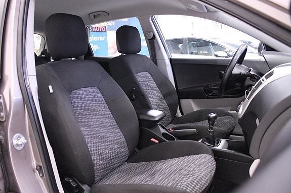Kia Ceed 15 of 23