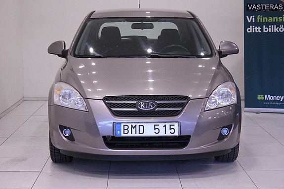 Kia Ceed 3 of 23