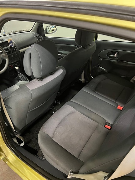Renault Clio 13 of 15