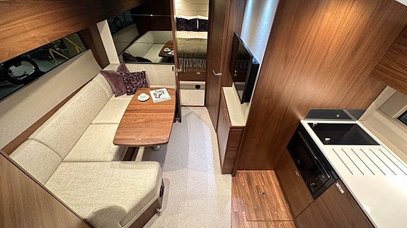 2024 Princess V40 4 of 12