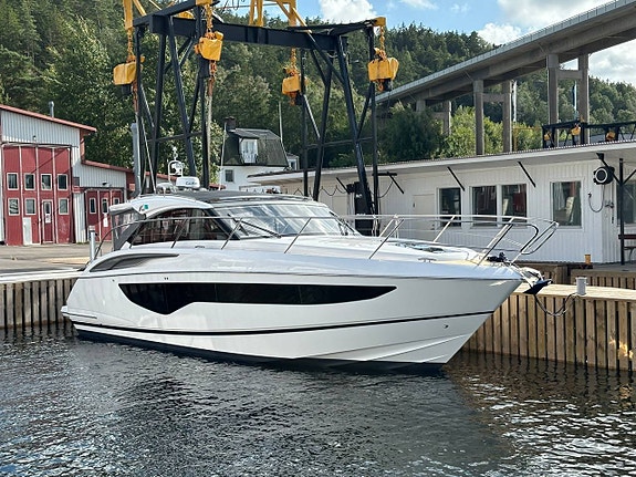 2024 Princess V40 11 of 12