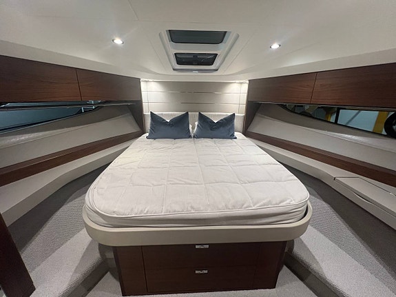 2024 Princess V40 7 of 12