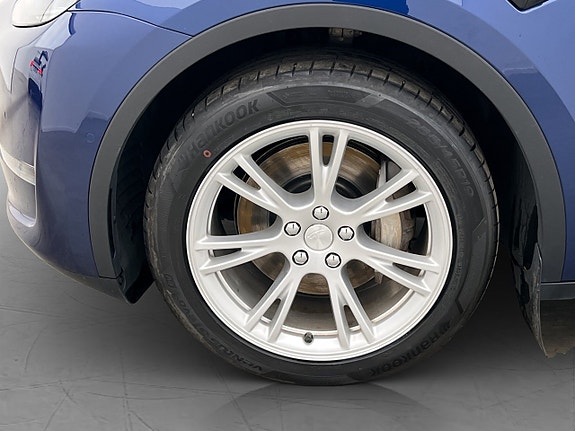 Tesla Model Y 29 of 30