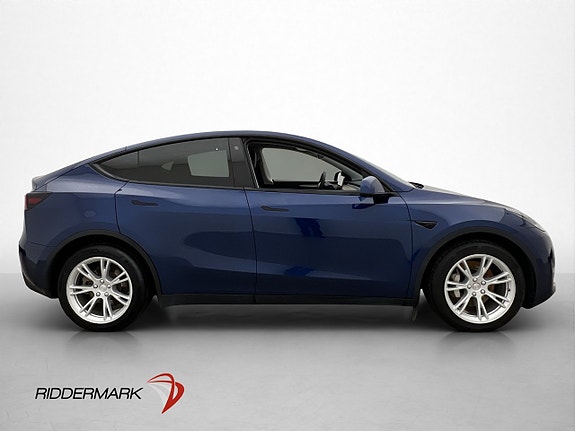 Tesla Model Y 8 of 30