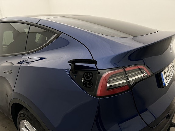 Tesla Model Y 10 of 30