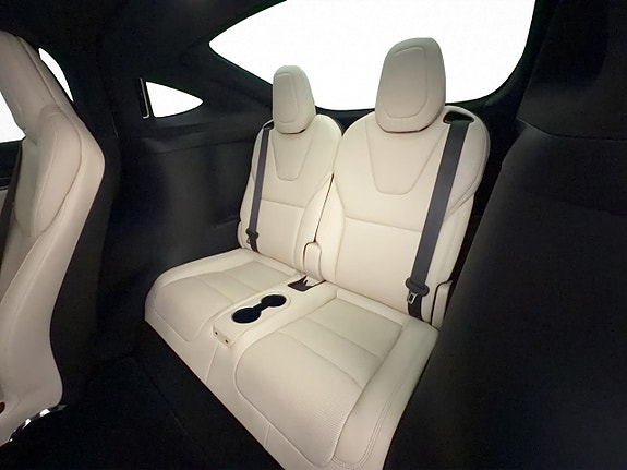 Tesla Model X 28 of 30