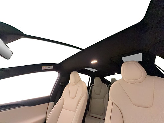 Tesla Model X 26 of 30