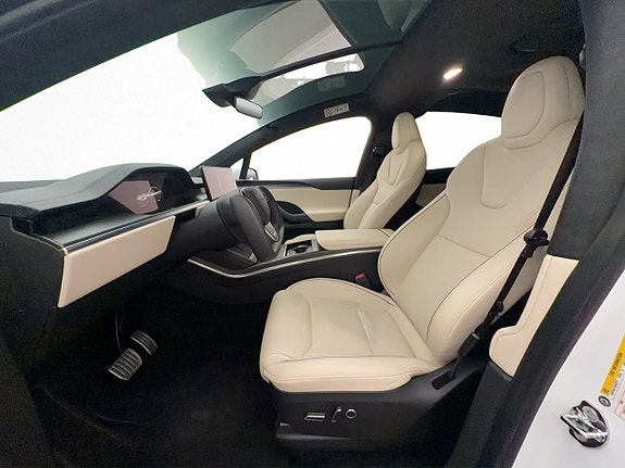 Tesla Model X 12 of 30