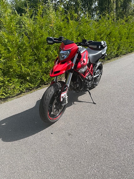 Ducati Hypermotard 796 3 of 4