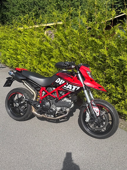 Ducati Hypermotard 796 4 of 4