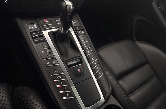 Porsche Macan GTS 7 of 10