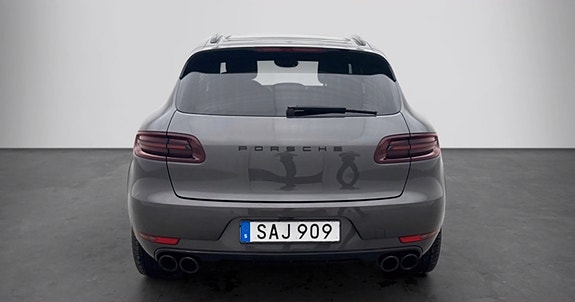 Porsche Macan GTS 5 of 10