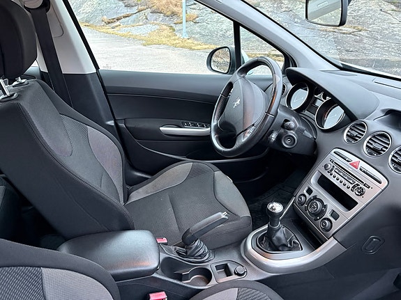 Peugeot 308 8 of 11