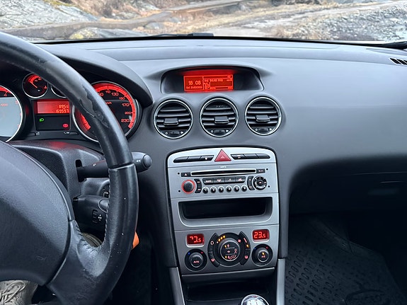 Peugeot 308 7 of 11