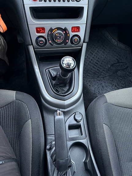Peugeot 308 9 of 11