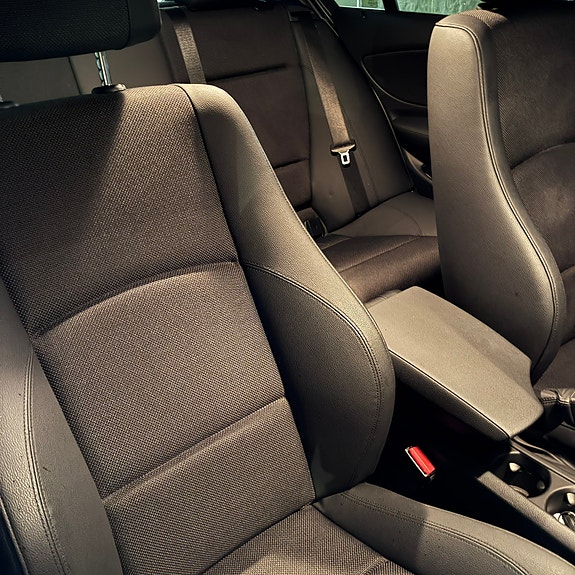BMW 120d 9 of 11