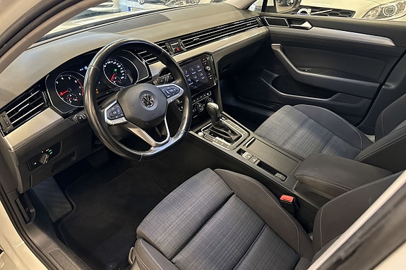 Volkswagen Passat 11 of 28
