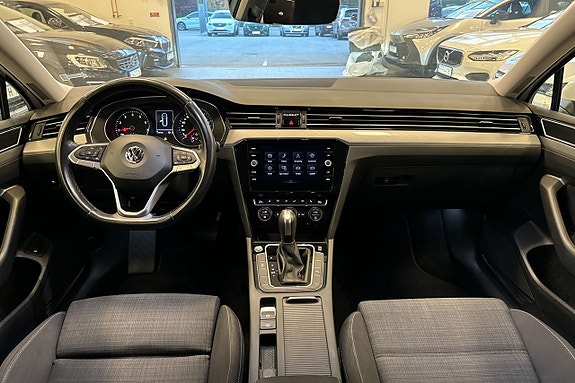 Volkswagen Passat 14 of 28