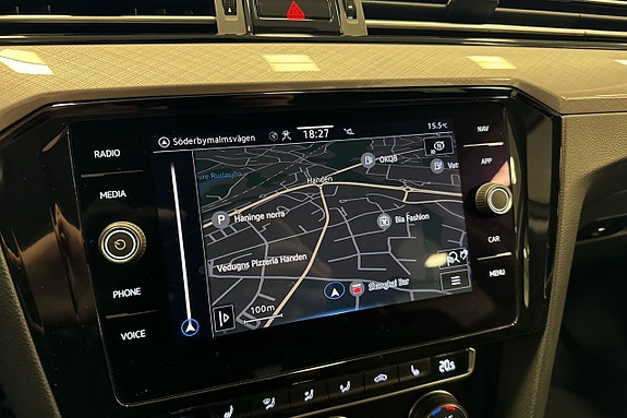 Volkswagen Passat 21 of 28