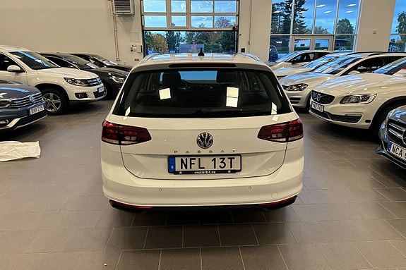 Volkswagen Passat 8 of 28