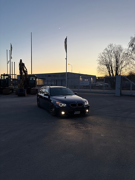 BMW 520d 2 of 9