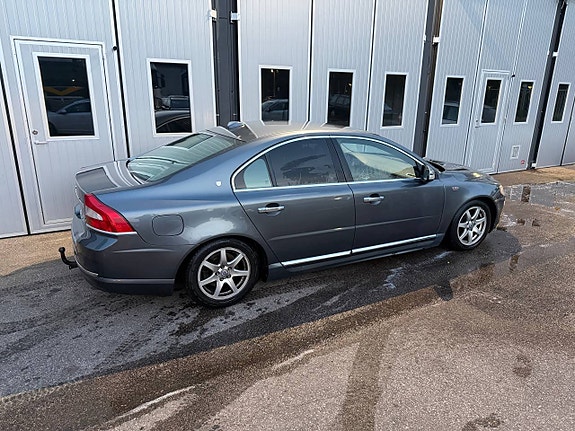 Volvo S80 4 of 6