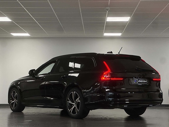 Volvo V90 2 of 22