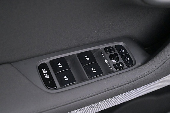 Polestar 2 10 of 27